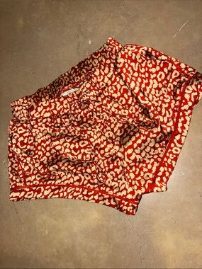 Satin lounge shorts with pockets